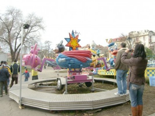 Primăria Constanţa aşteaptă oferte pentru spectacolele din Orăşelul Copiilor